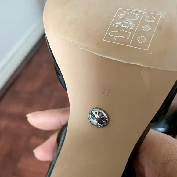 NWOT Charles & Keith black patent stilettos - Picture 6 of 9